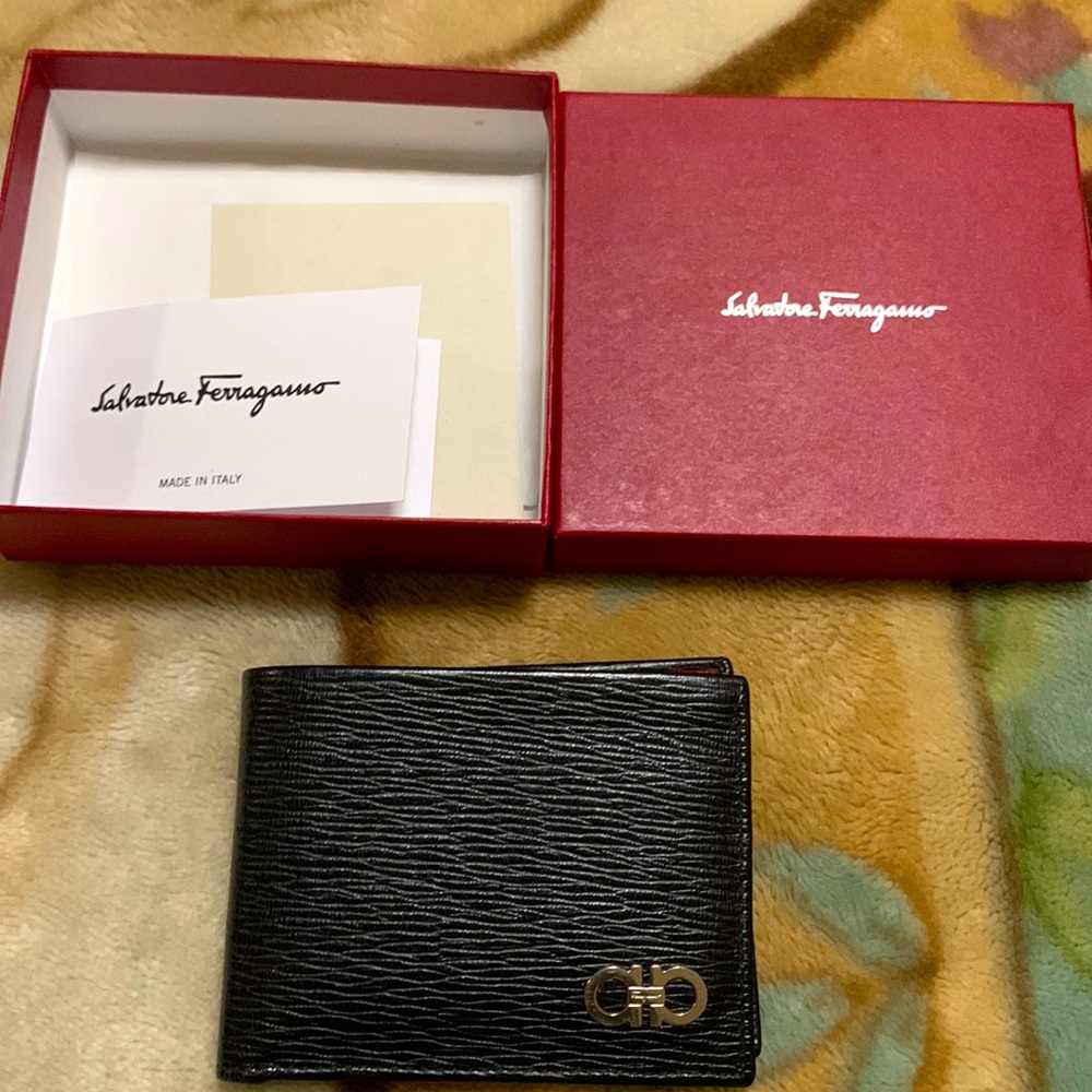 Salvatore ferragamo mens wallet